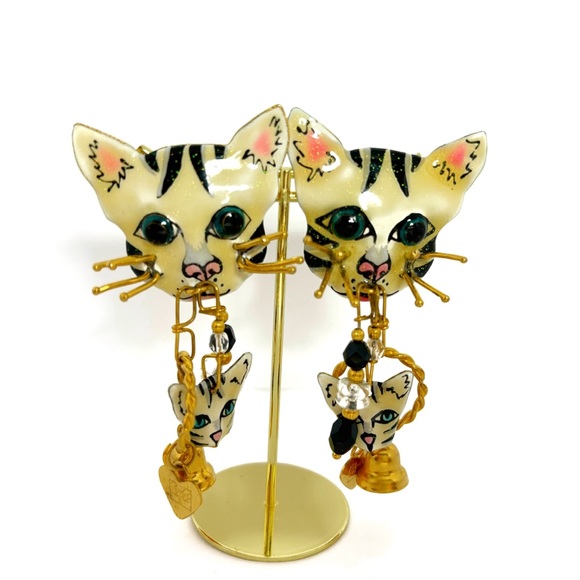 Lunch At The Ritz Cat Face Earrings - Picture 3 of 9